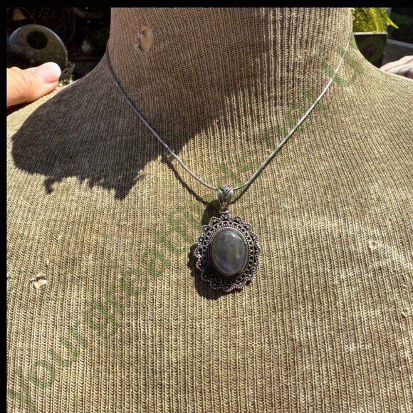 Vintage Sterling Silver & Blue Labradorite Necklace - Picture 3 of 4